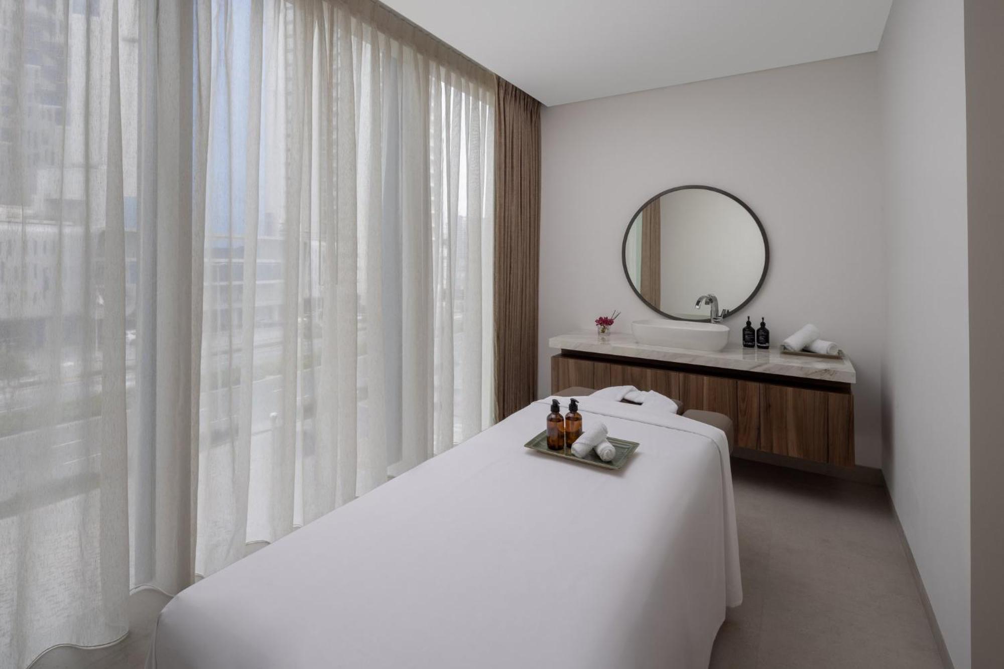 Holiday Inn Dubai Business Bay By Ihg Ngoại thất bức ảnh