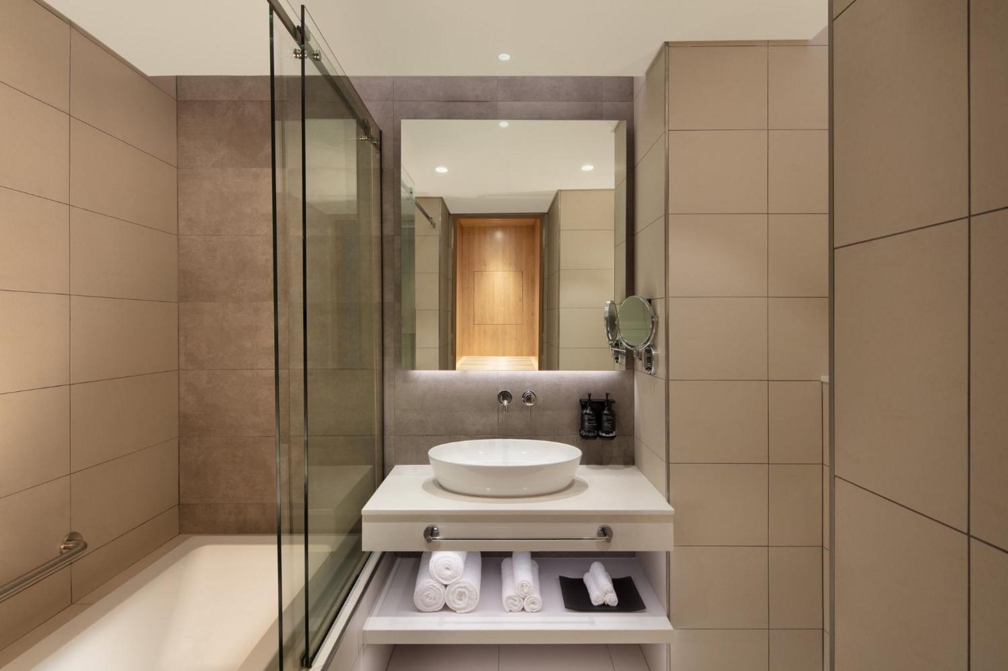 Holiday Inn Dubai Business Bay By Ihg Ngoại thất bức ảnh